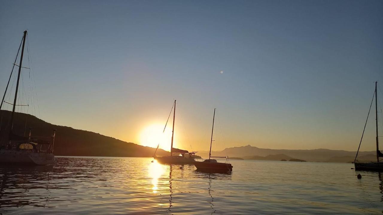 Hostel E Pousada Blue Lagoon Vila do Abraao ภายนอก รูปภาพ